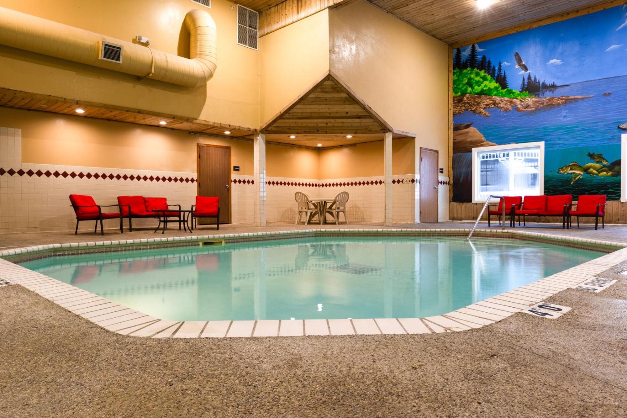 Norland Inn & Suites Roseau Экстерьер фото