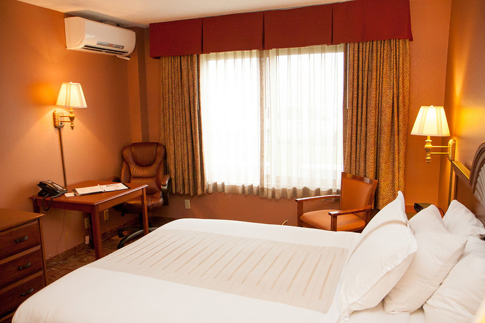 Norland Inn & Suites Roseau Экстерьер фото